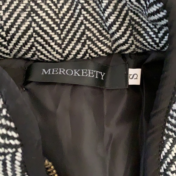 Black and white vest - Picture 4 of 5